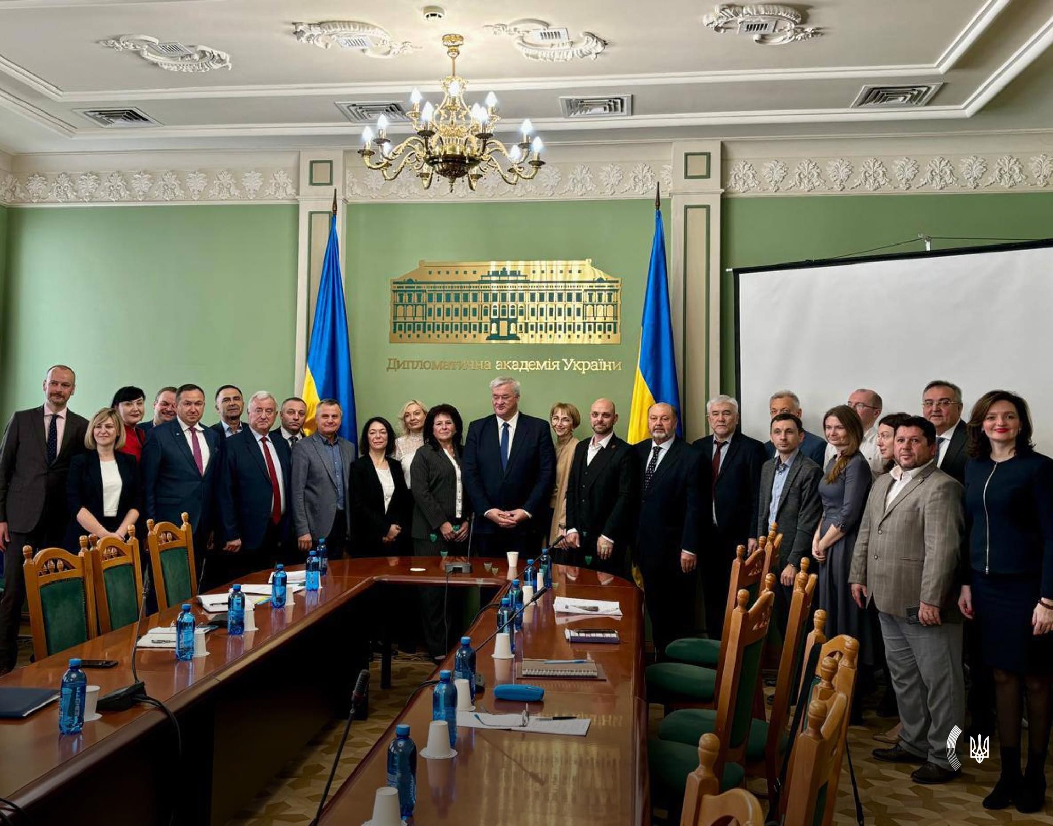 Зустріч міністра закордонних справ України Андрія Сибіги з керівниками закладів вищої освіти, які готують фахівців у сфері міжнародних відносин» Зустріч міністра закордонних справ України Андрія Сибіги з керівниками закладів вищої освіти, які готують фахівців у сфері міжнародних відносин