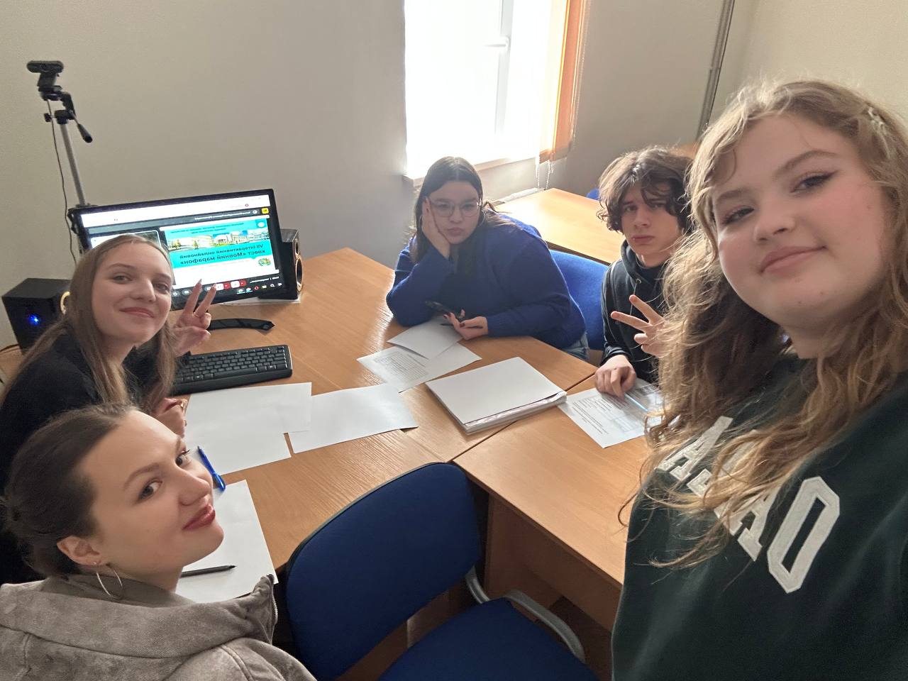 Вітаємо студентів ФПМВ з почесним ІІ місцем у квесті «Мовний марафон!» Вітаємо студентів ФПМВ з почесним ІІ місцем у квесті «Мовний марафон!»