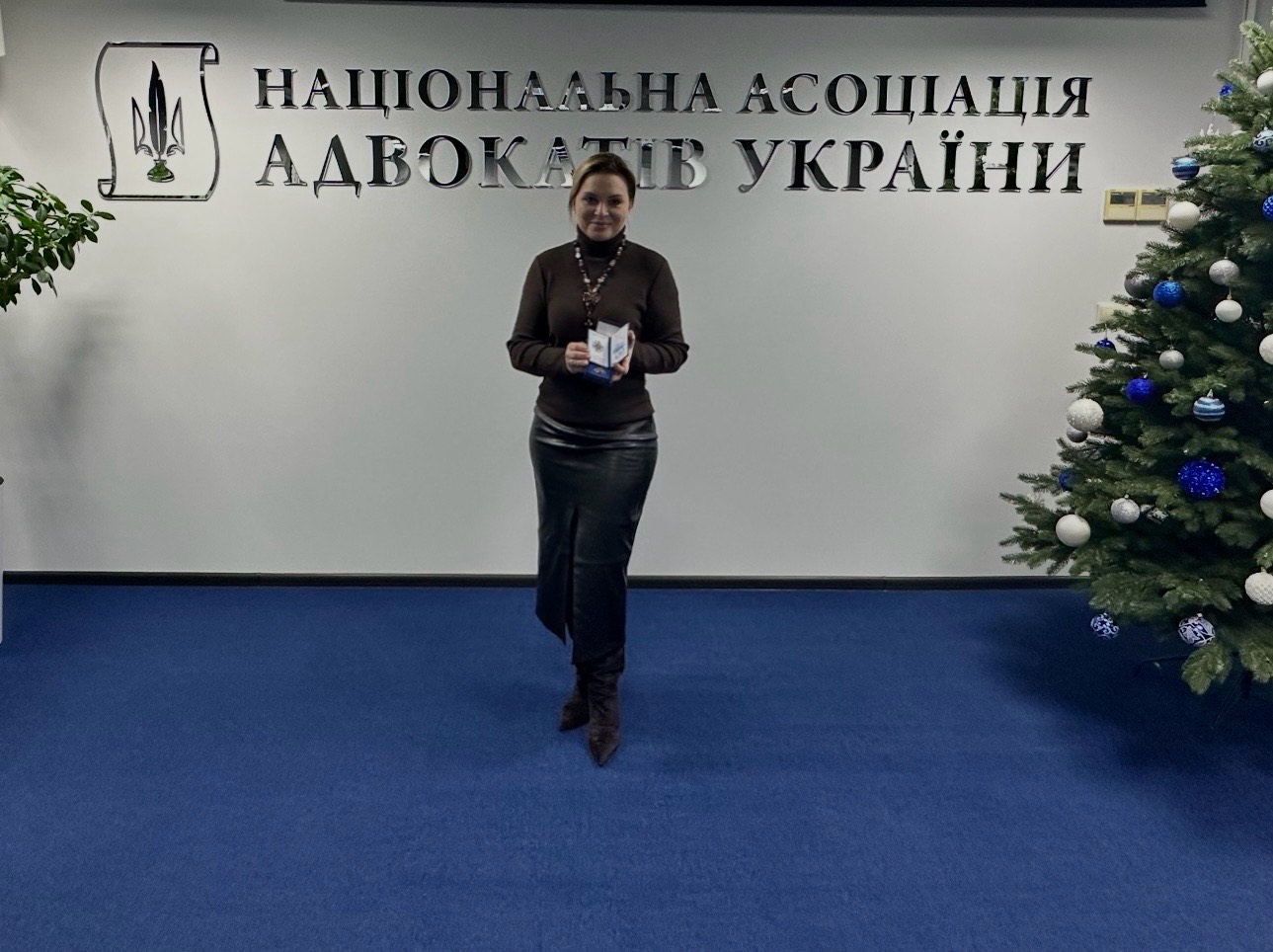 Вітаємо в.о. декана ФПМВ Ганну Цимбал з почесною нагородою Національної асоціації адвокатів України!
