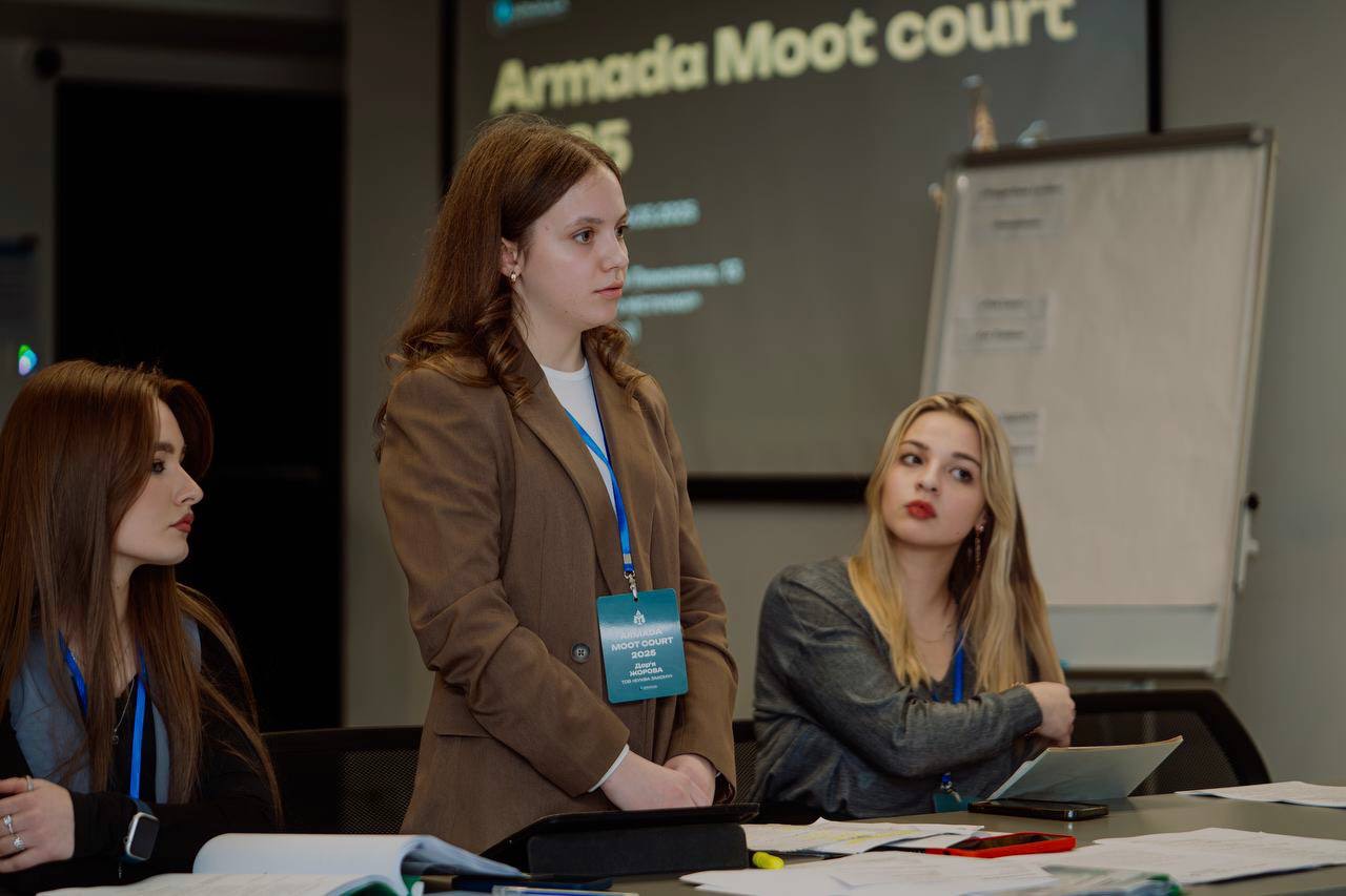 Студентки спеціальності «Міжнародне право» Анастасія Мондрієвська та Дарʼя Жорова успішно взяли участь у муткорті