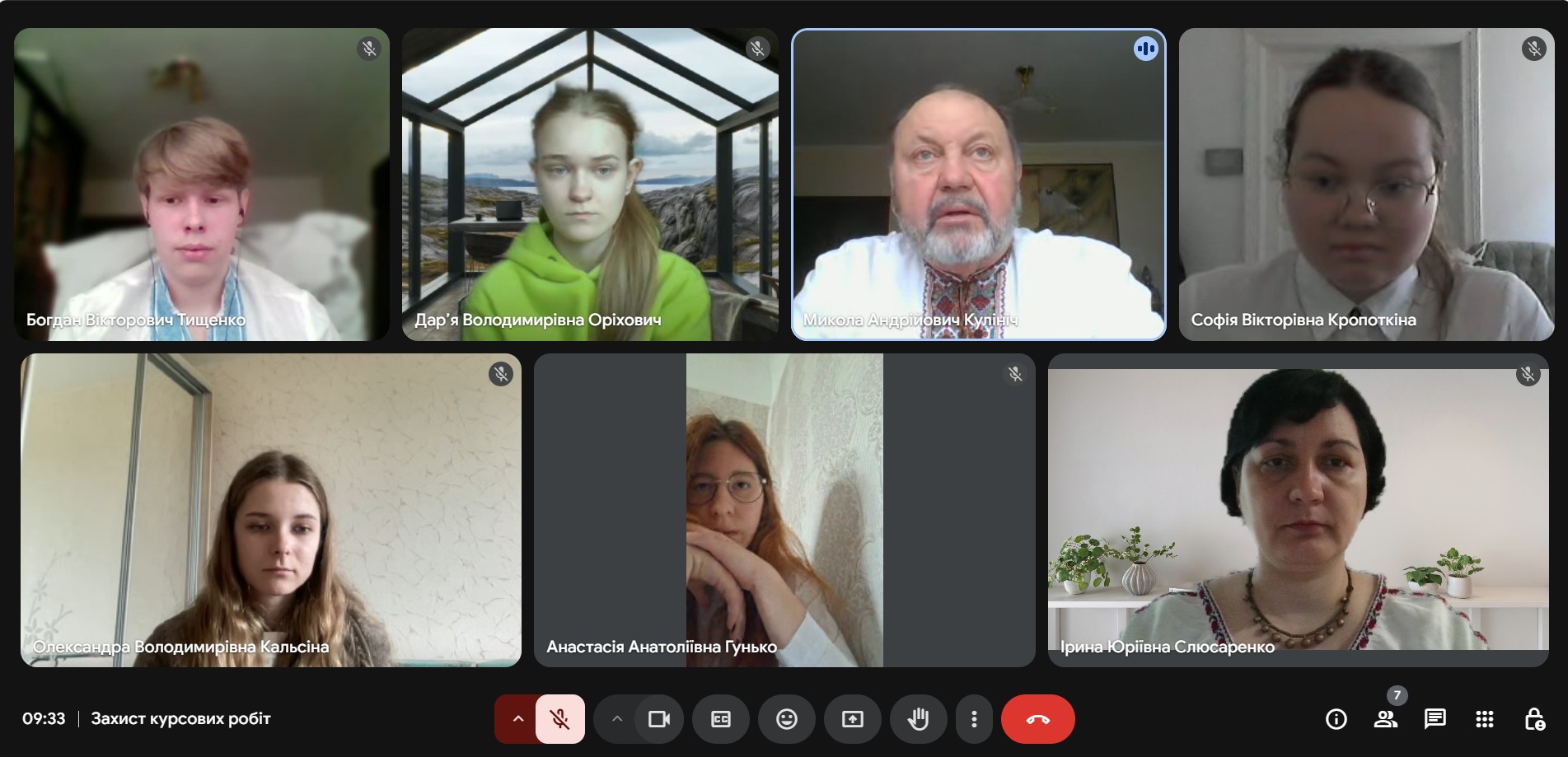 Вітаємо з успішним захистом курсових робіт студентів ІІ курсу освітньої програми «Регіональні студії»! 