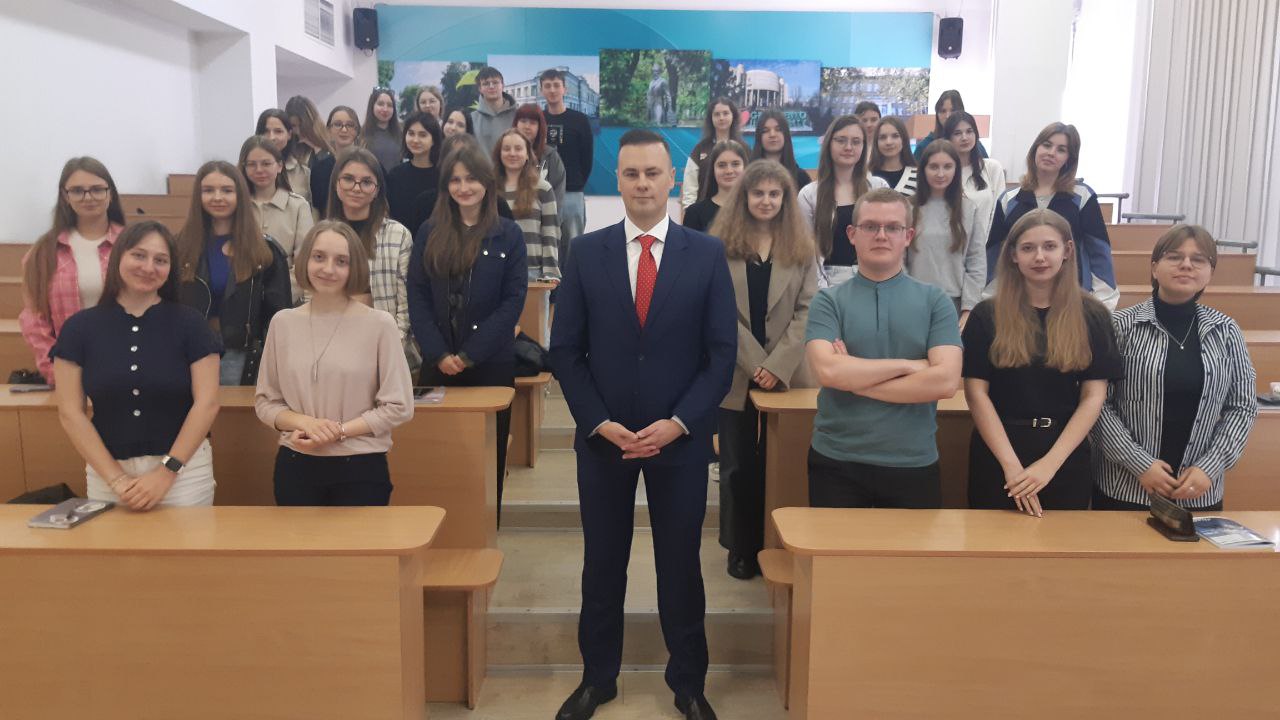 Готуємося до дебатів: гостьова лекція професора кафедри міжнародних відносин та стратегічних студій КАІ Максима ЯЛІ