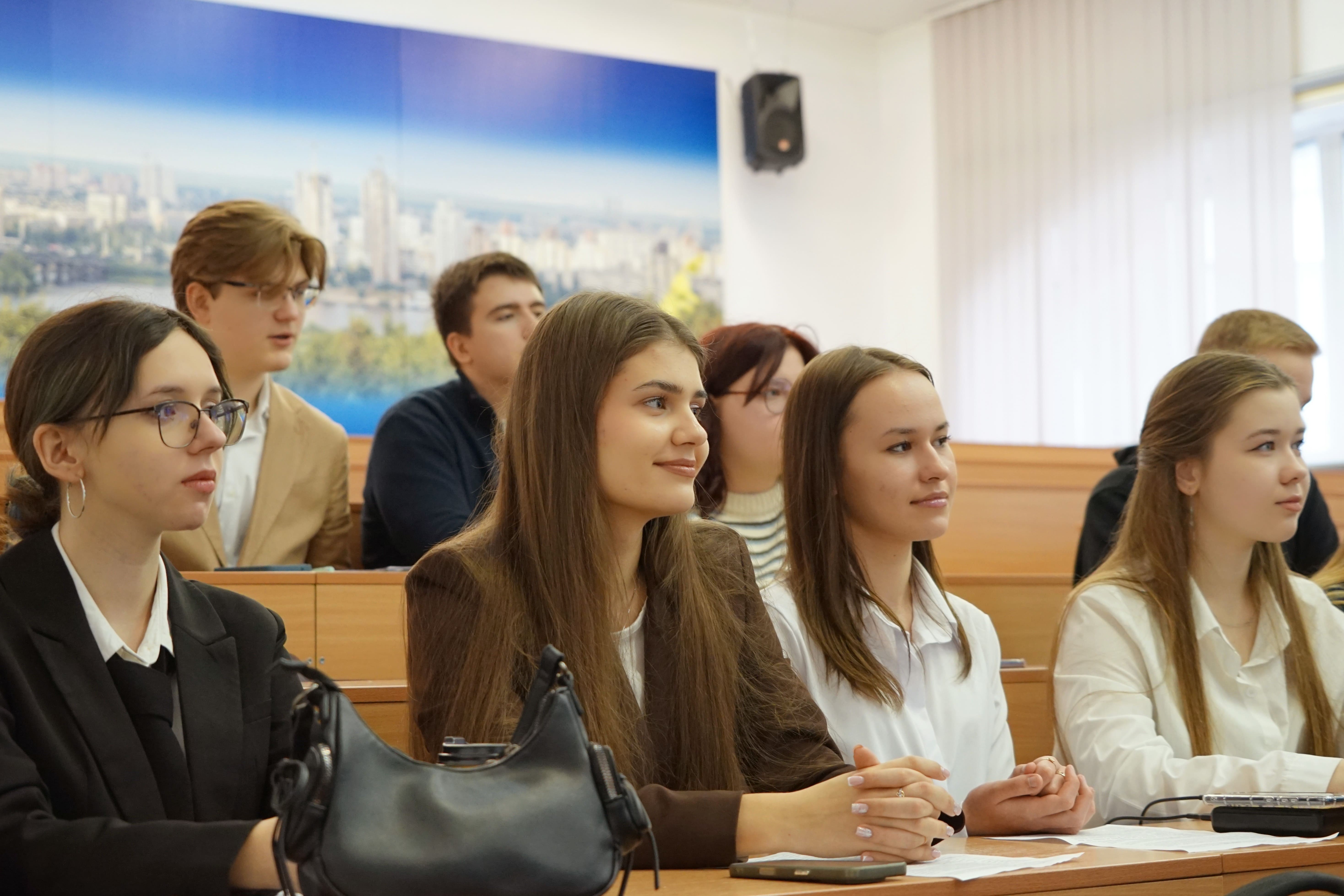 ПРАВА ЛЮДИНИ В УМОВАХ ВОЄННОГО СТАНУ В УКРАЇНІ - Всеукраїнська науково-практична конференція (ХІ Круглий стіл)