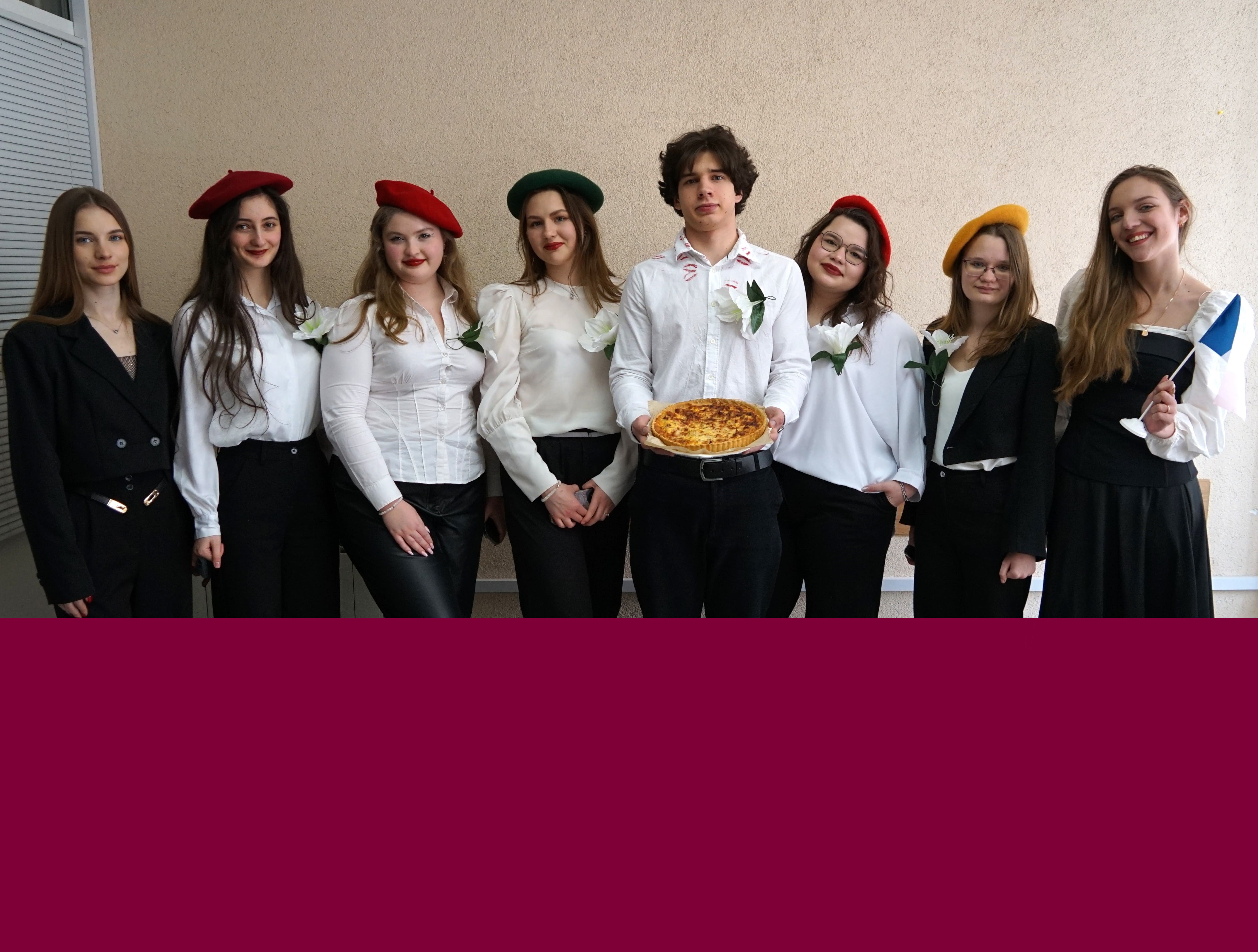 Студенти-міжнародники презентували Францію на Фестивалі-конкурсі «Калейдоскоп культур»