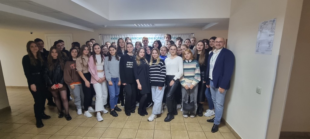 ЗУСТРІЧ  учасників освітнього процесу з випускниками  Факультету права та міжнародних відносин Університету Грінченка 