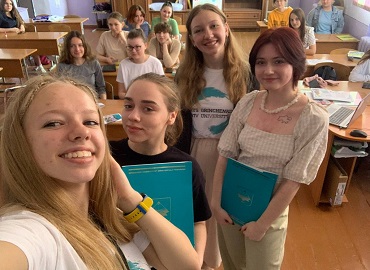 Профорієнтація від студентів: із перевагами навчання в КУБГ випускників Миронівського академічного ліцею №2 Миронівської міської Ради Київської області ознайомили студенти 1-го курсу ОП «Регіональні студії»